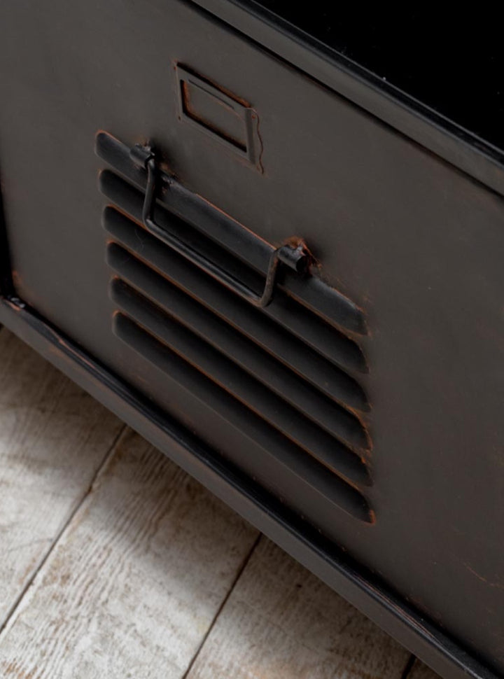 9e8a3329-a272-4275-b951-8800208d9f1a